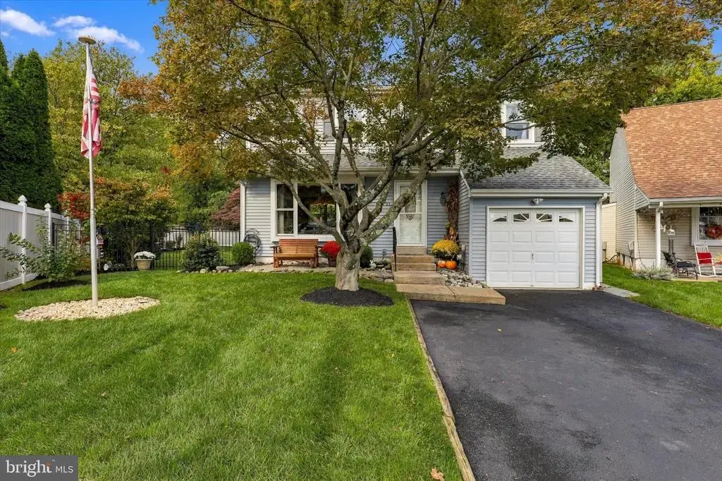 21 Pheasant Run, HORSHAM
