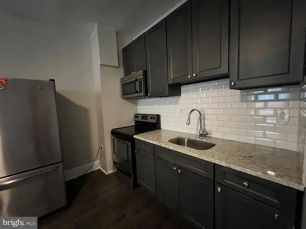 521 S 41st St #1r, PHILADELPHIA