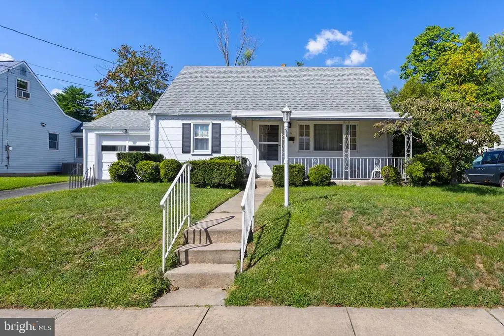 6 Weston Rd, EWING