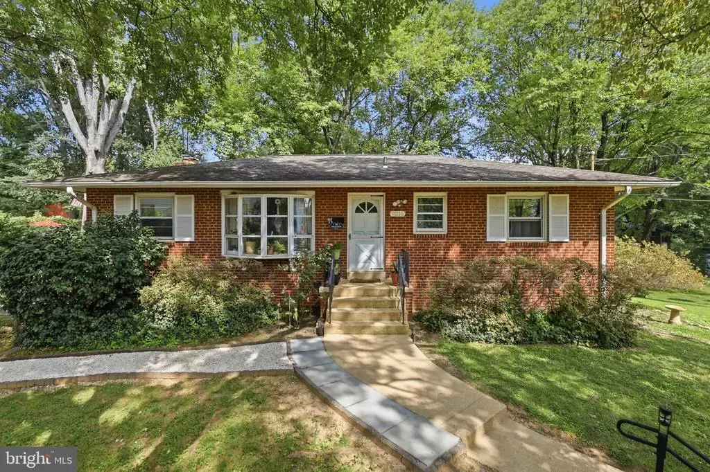 9216 Brian Dr, VIENNA