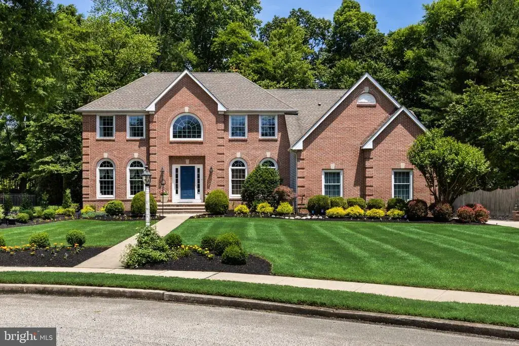 1 Lucas Ct, MOUNT LAUREL