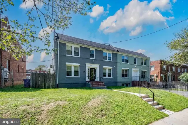 257 Newcomb St Se #2, Washington