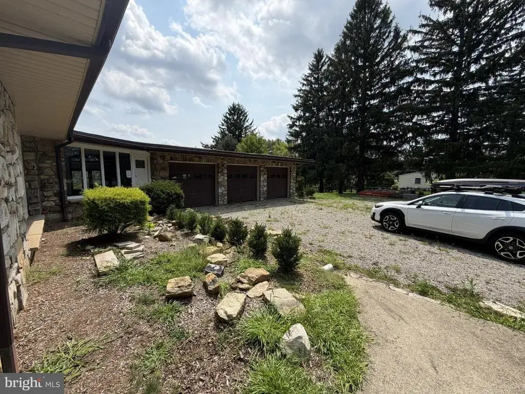 89 Flocktown Rd, LONG VALLEY