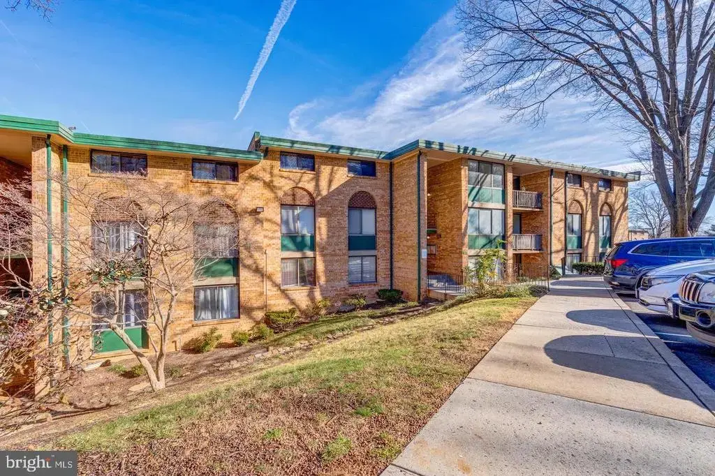 517 N Armistead St #303, ALEXANDRIA
