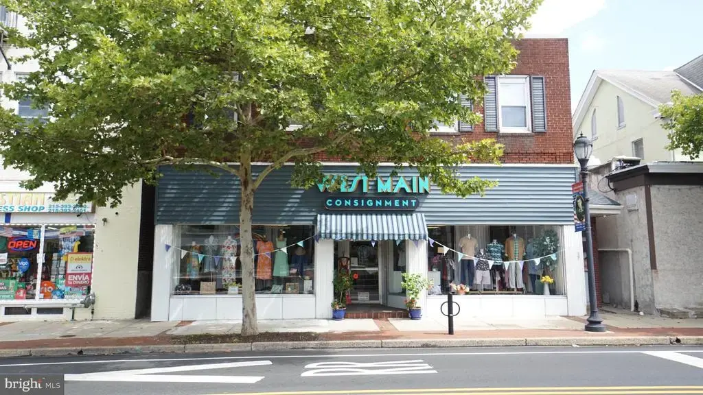 17 W Main St, LANSDALE