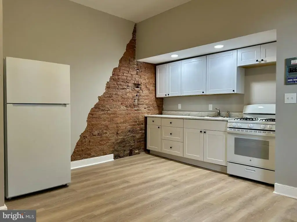 229 E King St #2, LANCASTER