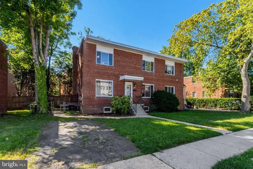3218 13th Rd S, ARLINGTON