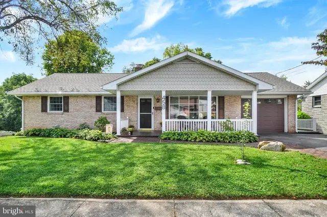 458 Arnold Ln, York