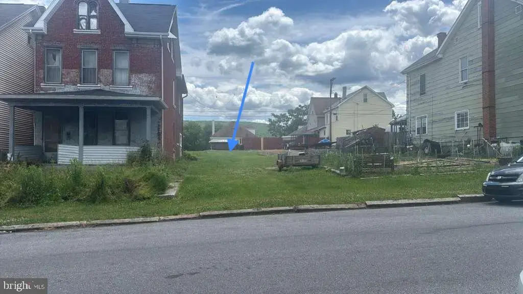 911 1st Ave, ALTOONA