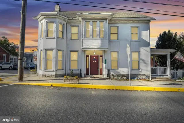 102 E Main St, Arendtsville