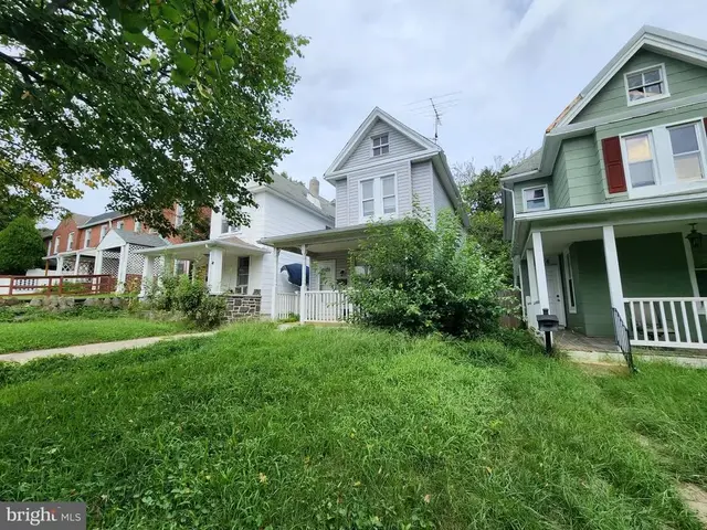 724 E 35th St, Baltimore