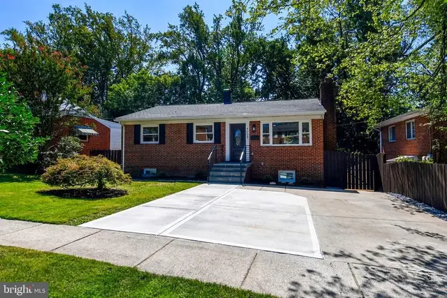 4008 Adams Dr, Silver Spring