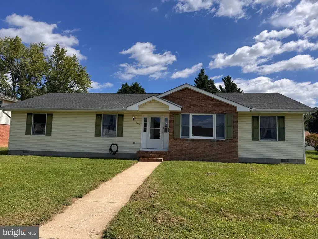 949 Janeka Ln, DOVER