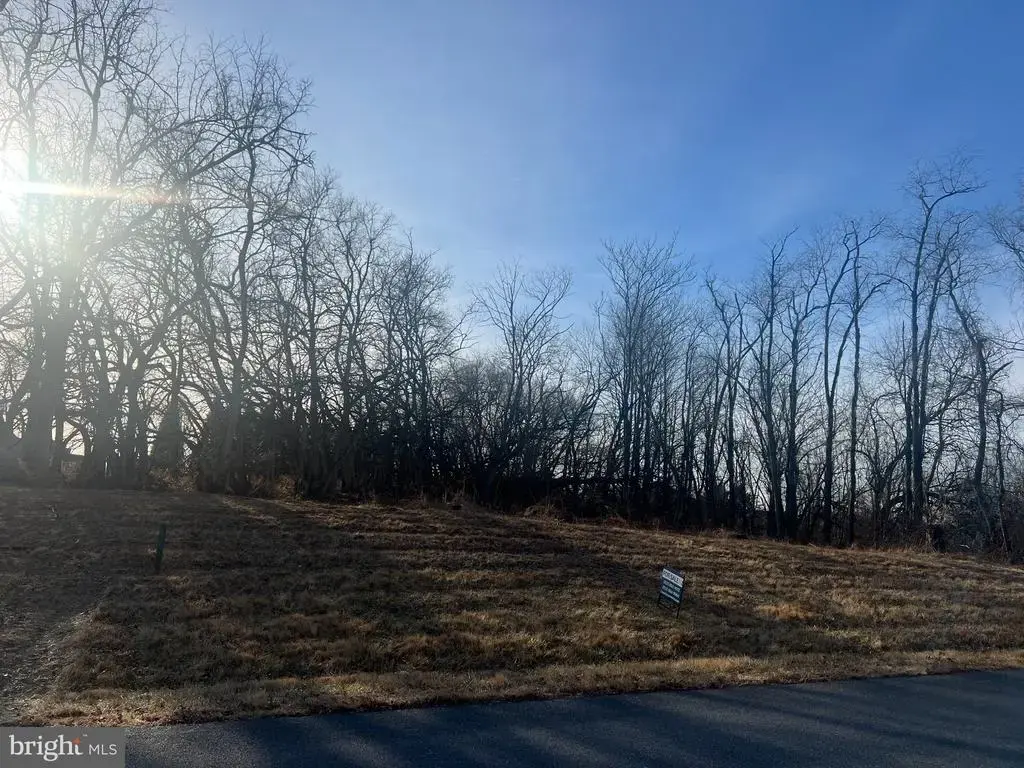 1459 Homespun Dr, CHAMBERSBURG