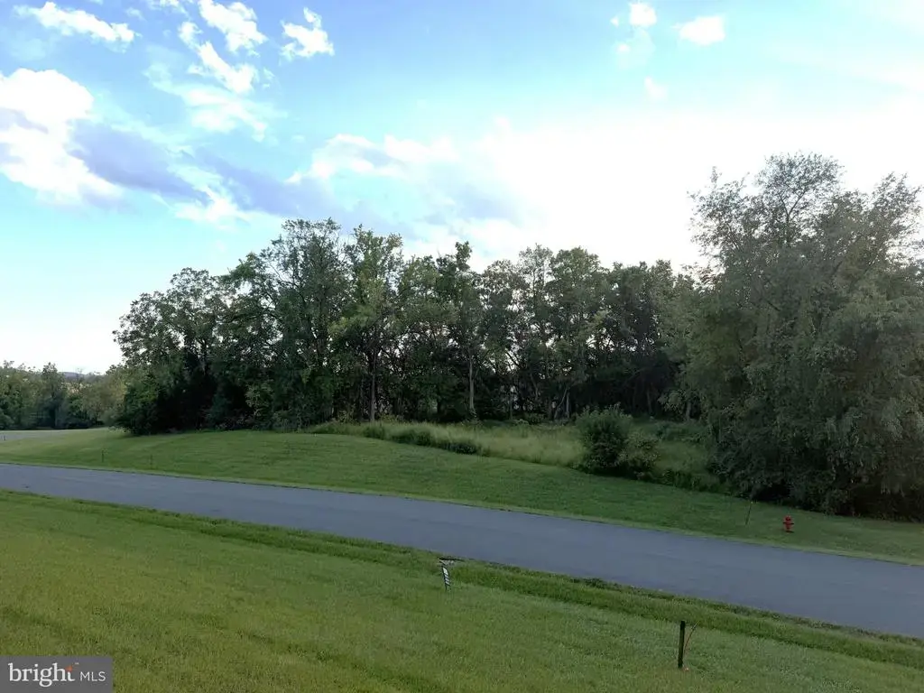 1459 Homespun Dr, CHAMBERSBURG