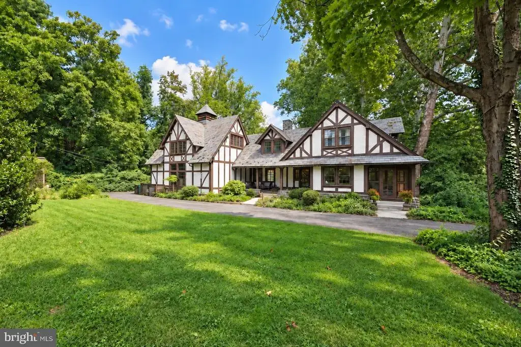 401 E Cherry St, WENONAH