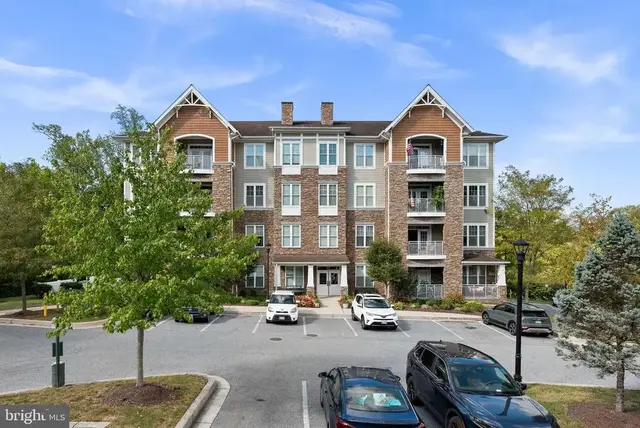 17 Clay Lodge Ln #202, Catonsville