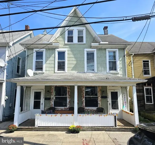 136 & 138 Pannebaker Ave, Lewistown
