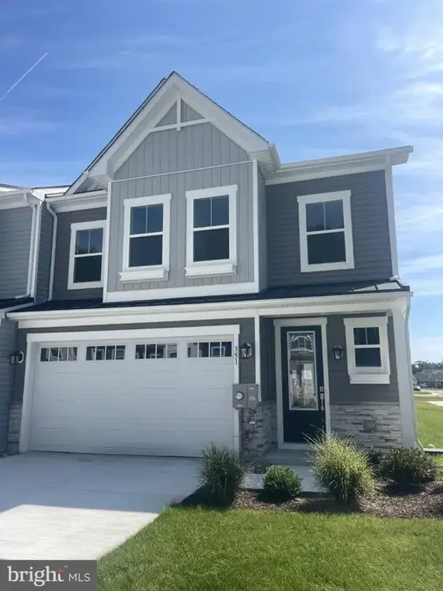 351 Gallagher Dr, Ocean View