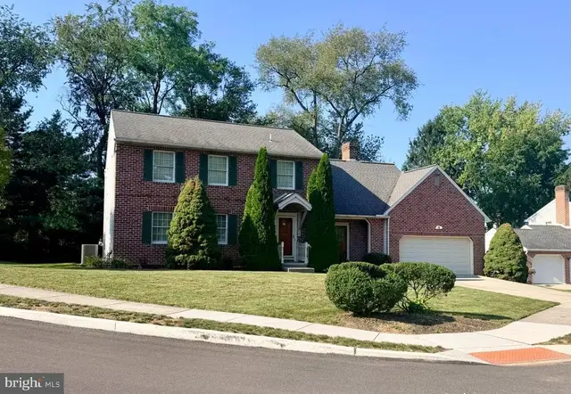 28 Paddock Ln, Camp Hill