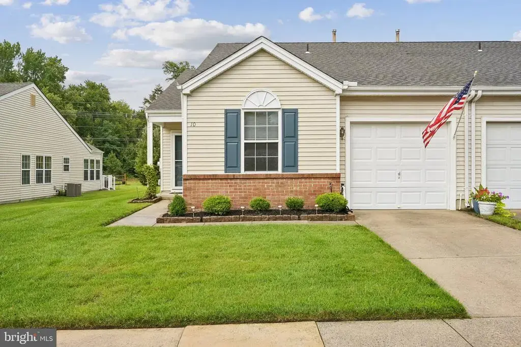 10 Carolina Way, MOUNT LAUREL