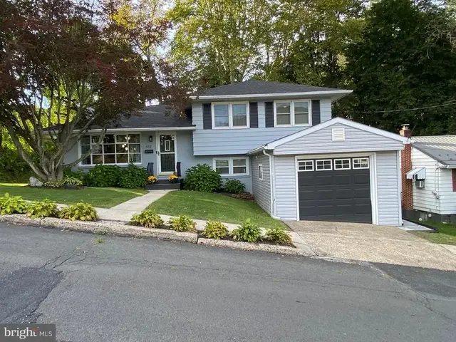 412 Pulaski Dr, Pottsville