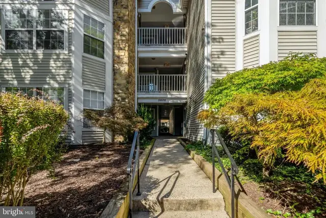 5608 Willoughby Newton Dr #24, Centreville
