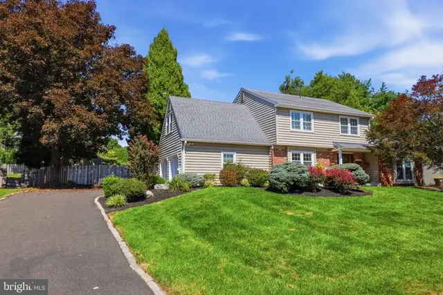 1272 Knox Dr, Yardley