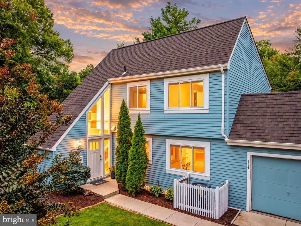 1444 Yellowwood Ct, RESTON