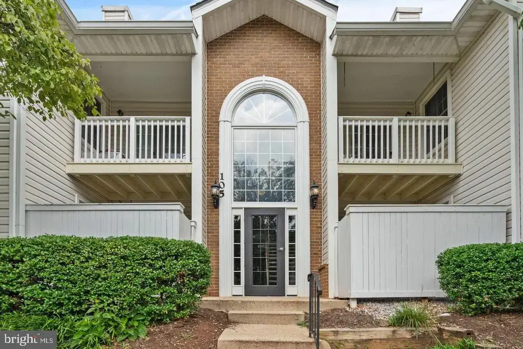105 Westwick Ct #1, STERLING