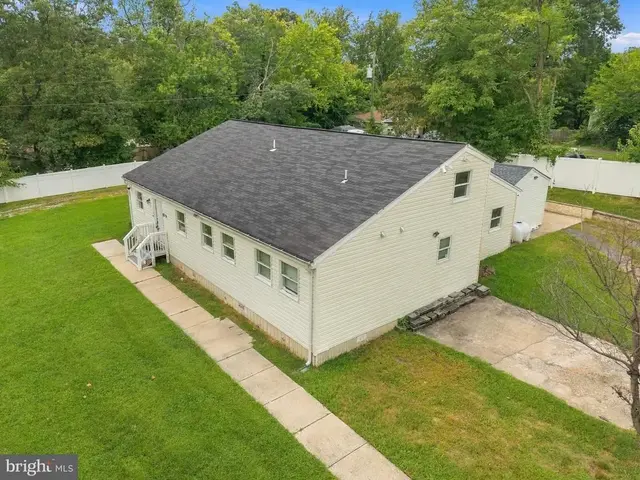 8200 Legion Dr, Lorton
