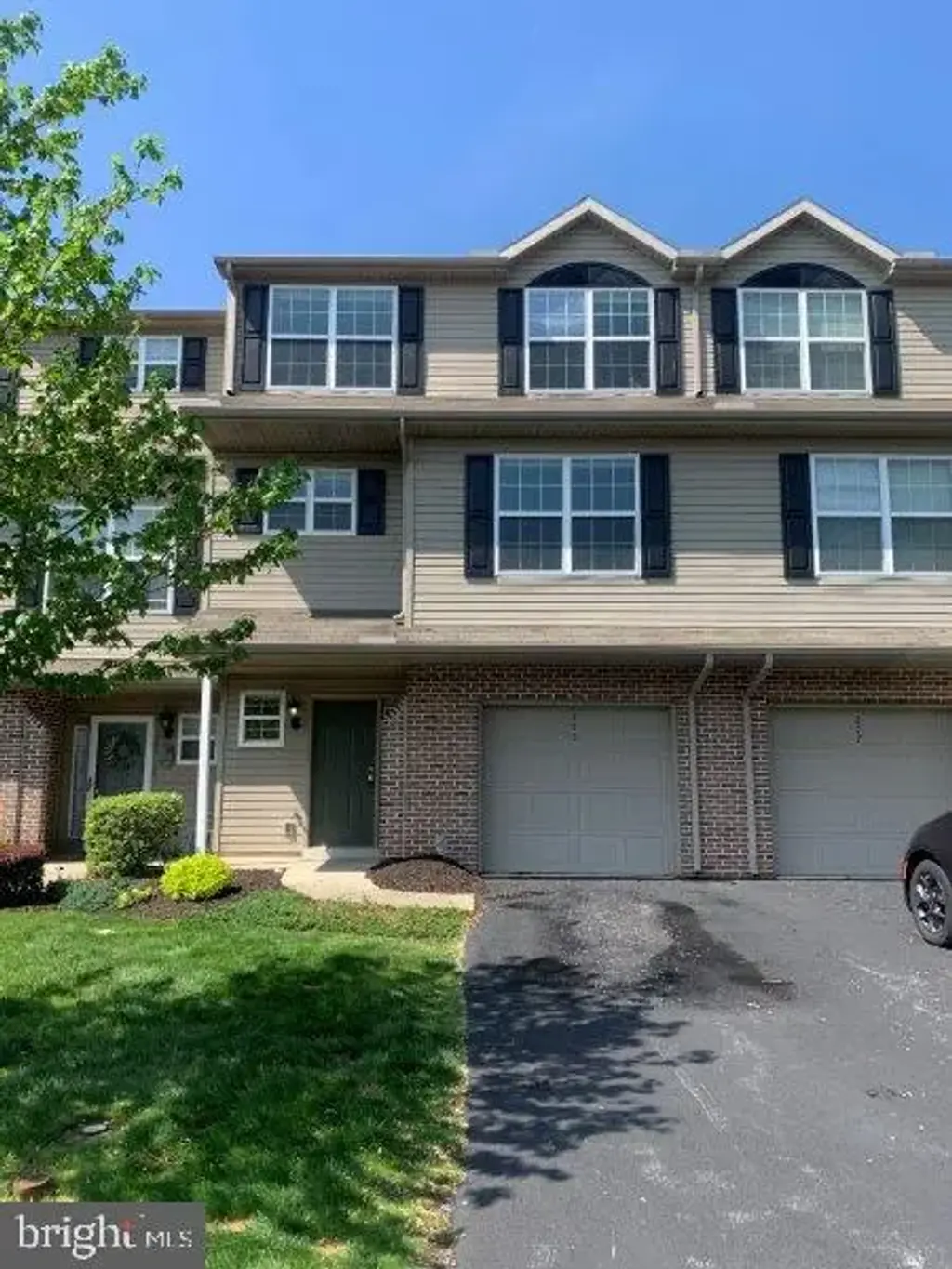275 Thrush Dr, HUMMELSTOWN