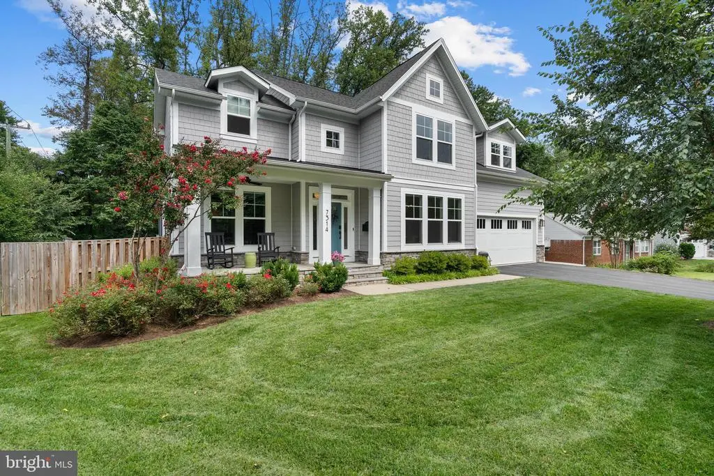 7314 Hughes, FALLS CHURCH