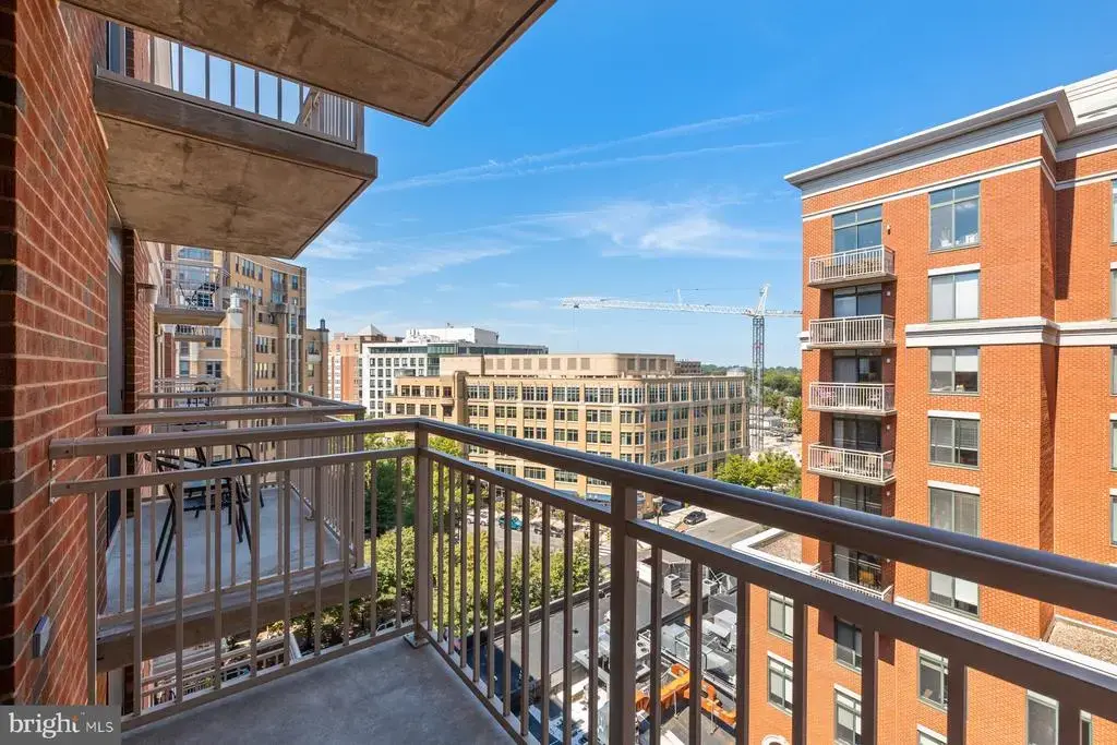 1205 N Garfield St #911, ARLINGTON