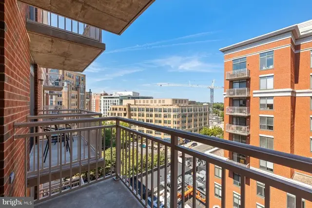 1205 N Garfield St #911, Arlington