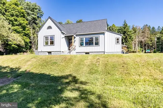 111 Bull Run Rd, Rebersburg
