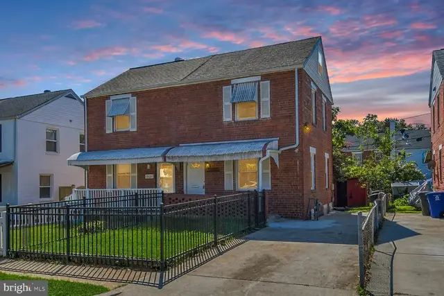 2124 S Oxford St, Arlington