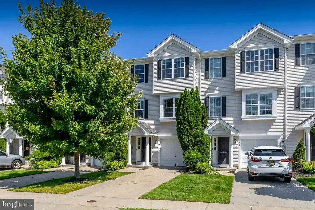 1042 Buckingham Dr, WEST DEPTFORD TWP