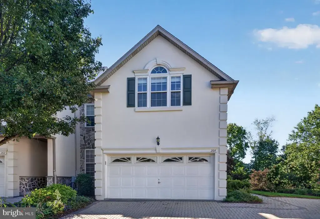 264 Center Point Ln, LANSDALE
