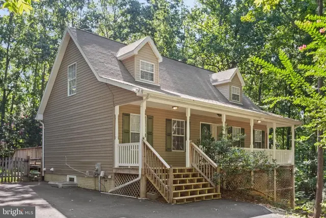7830 Pine Blvd, Lusby