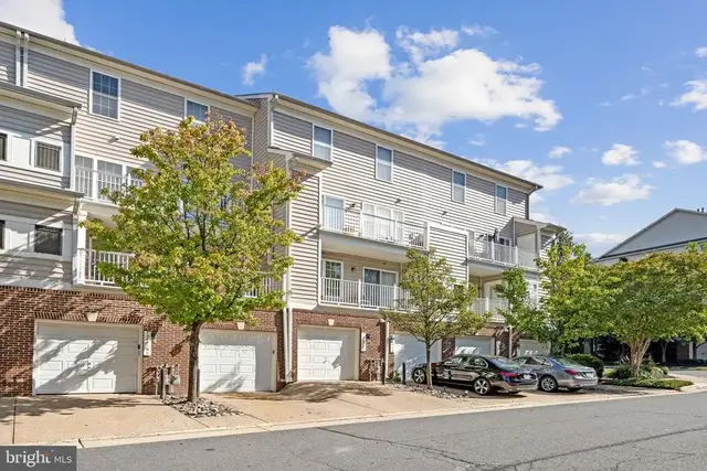 12436-a Liberty Bridge Rd #305a, Fairfax