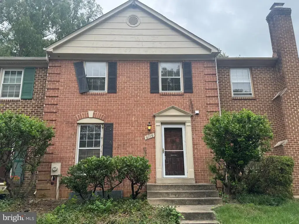 6719 Surreywood Ln, BETHESDA