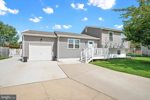 62 Hunting Ridge Rd, Newark