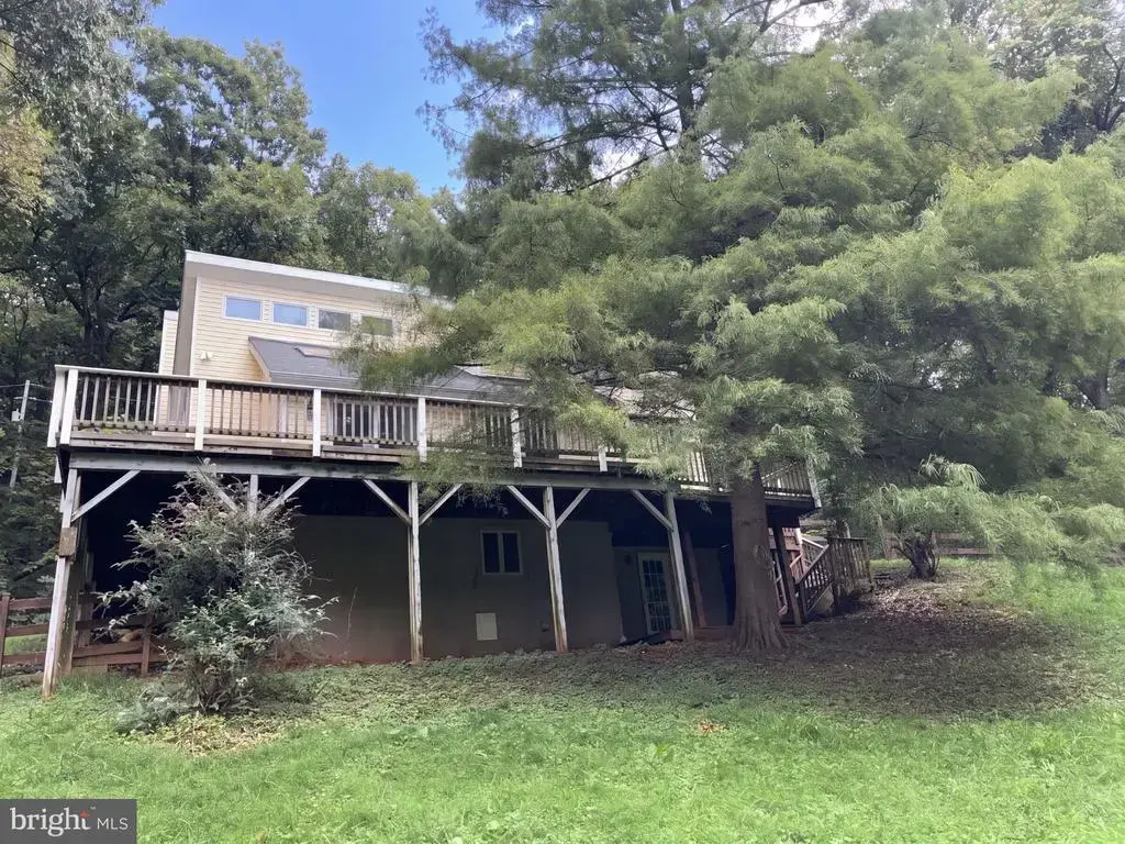 542 Jonathan Rd, LINDEN