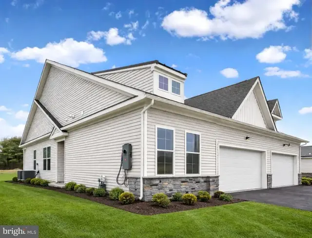 104 Ariel Ln, Dover