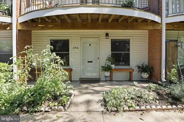 8910 16th St #8910, Silver Spring
