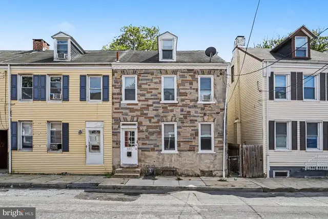 533 Woodward St, Lancaster