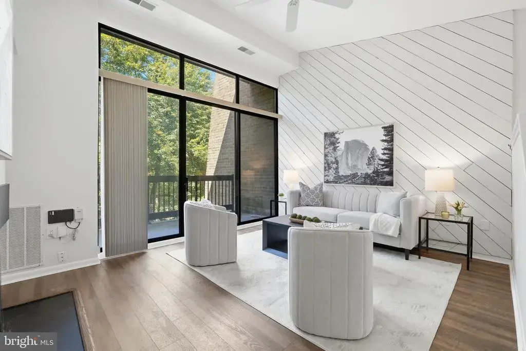 11559 Rolling Green Ct #300, RESTON
