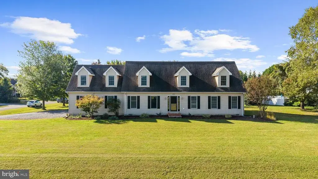 201 Winchester Dr, CENTREVILLE