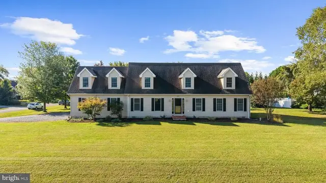 201 Winchester Dr, Centreville